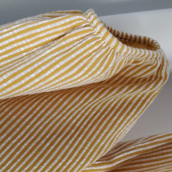 Striped Blouse with Balloon Sleeves EUC - Picture 2 of 5